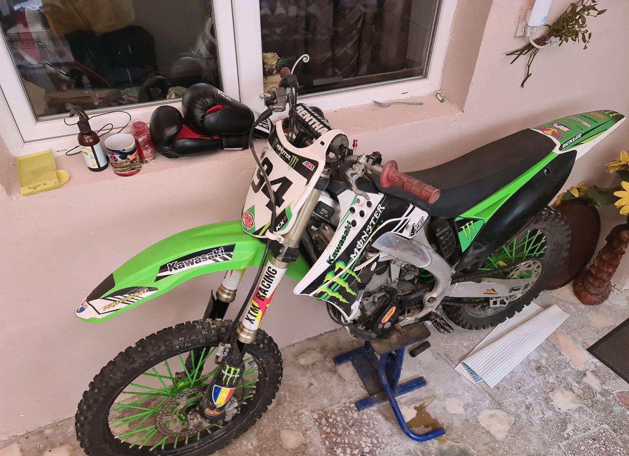 Vând cross kawasaki kxf 250cc 4t 2009