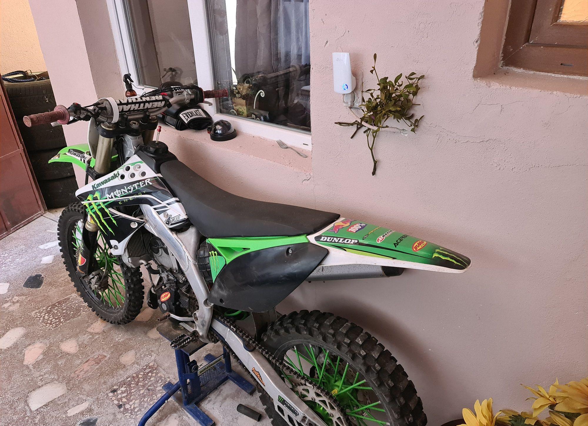 Vând cross kawasaki kxf 250cc 4t 2009