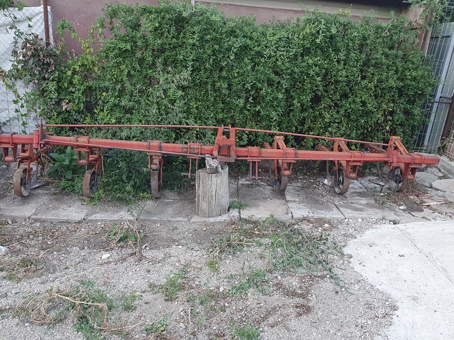 Vand cultivator pe 6 randuri