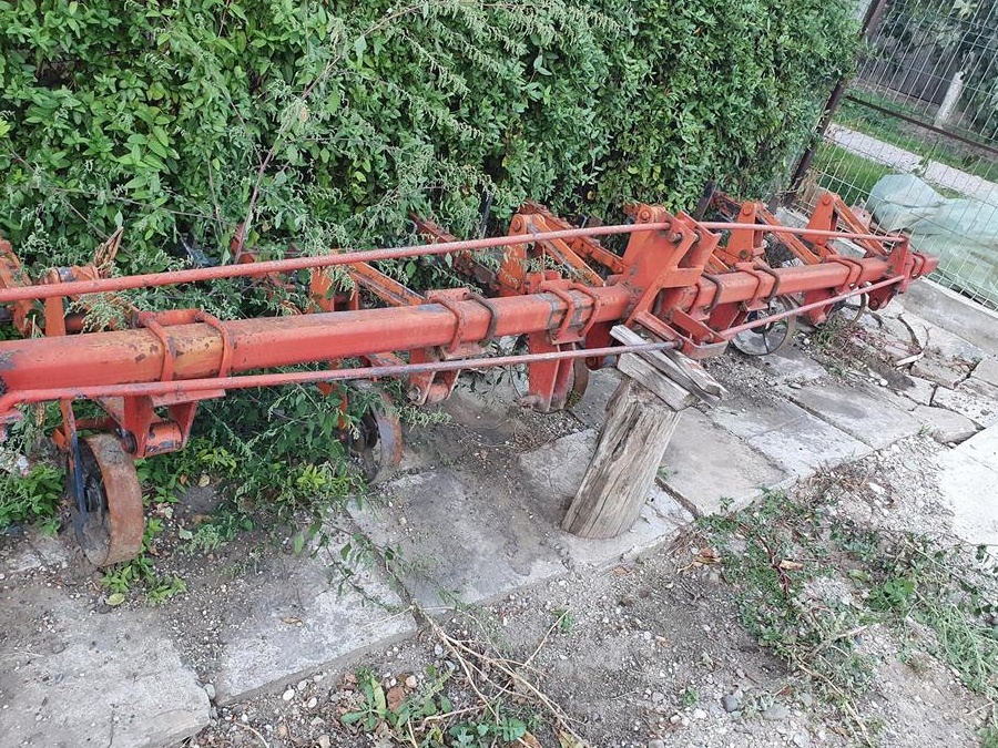 Vand cultivator pe 6 randuri