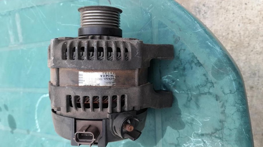 Vând cutie automată Mercedes Benz atlas 1.7 disel  și alternator ford focus 2 2oo8
