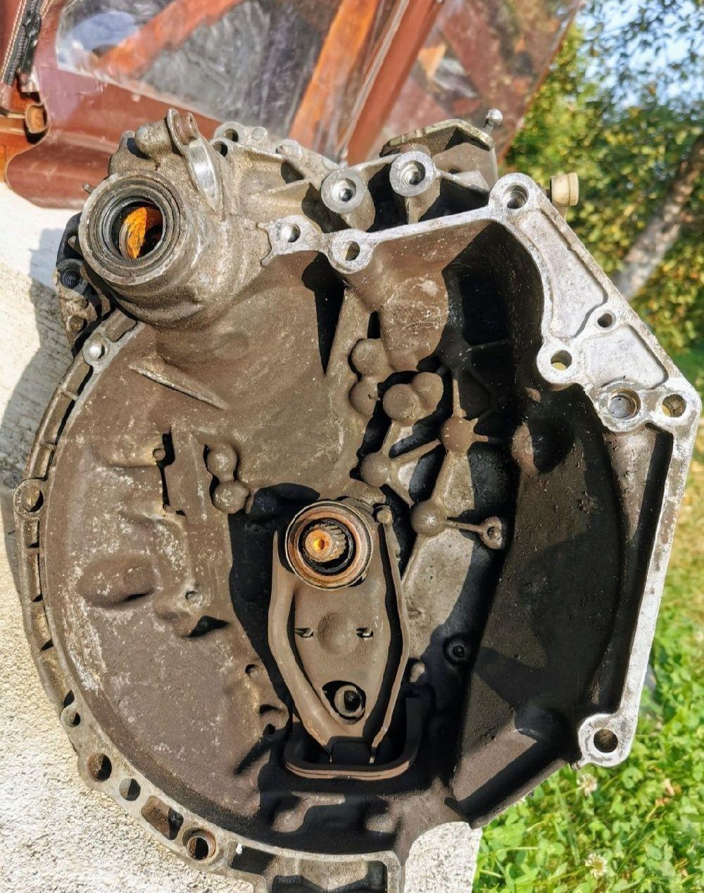 Vând cutie de viteze manuală pentru autoturism Peugeot 307 benzină 1,6