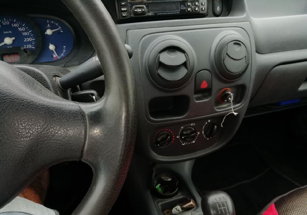 Vând Dacia solenza