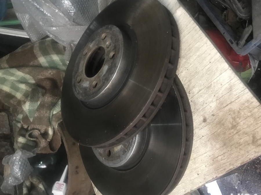 Vând discuri de frâna pentru BMW ușor folosite