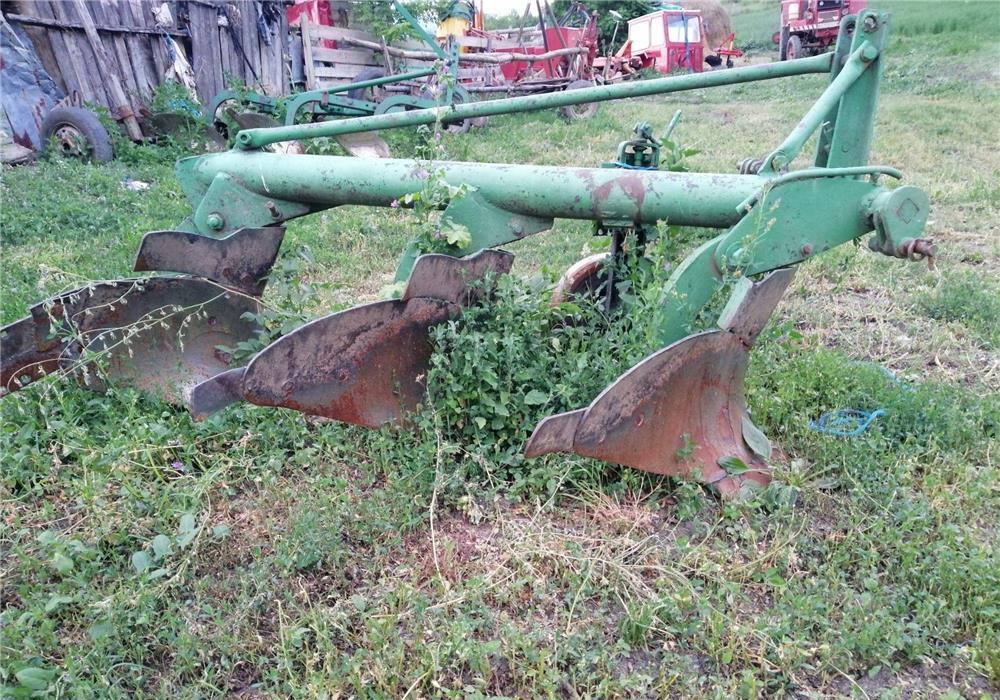 Vând diverse elemente tractor