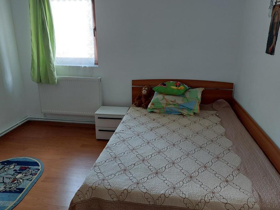 Vând duplex 250mp, teren suprafața totală 1866mp 350000euro