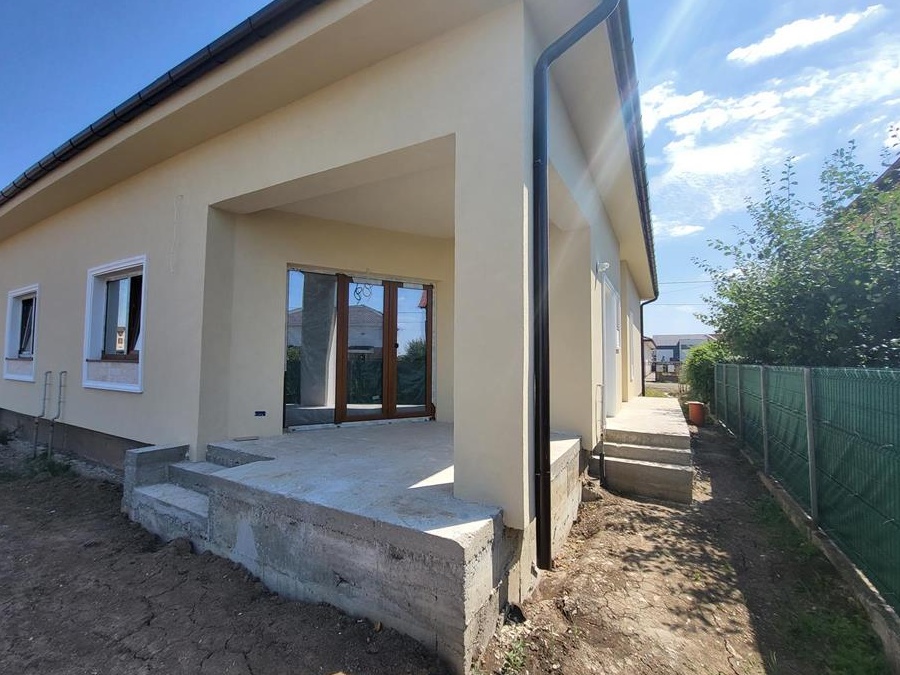Vand duplex pe un nivel Dumbravita zona Ion Creanga