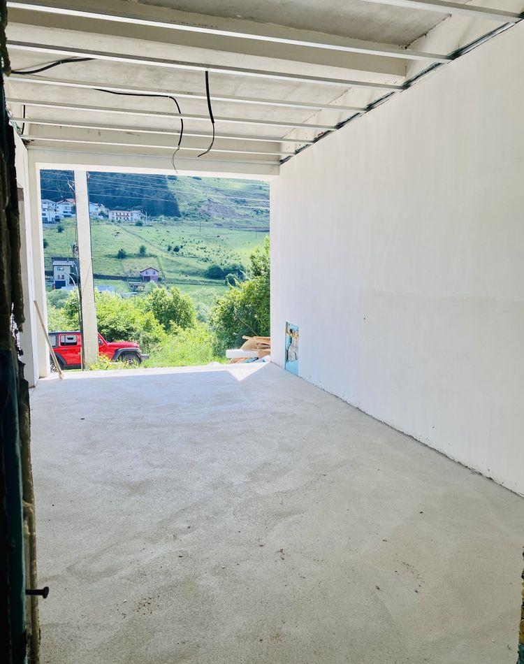 Vand duplex semifinisat 180 mp utili pe 3 nivele-10 min Vivo