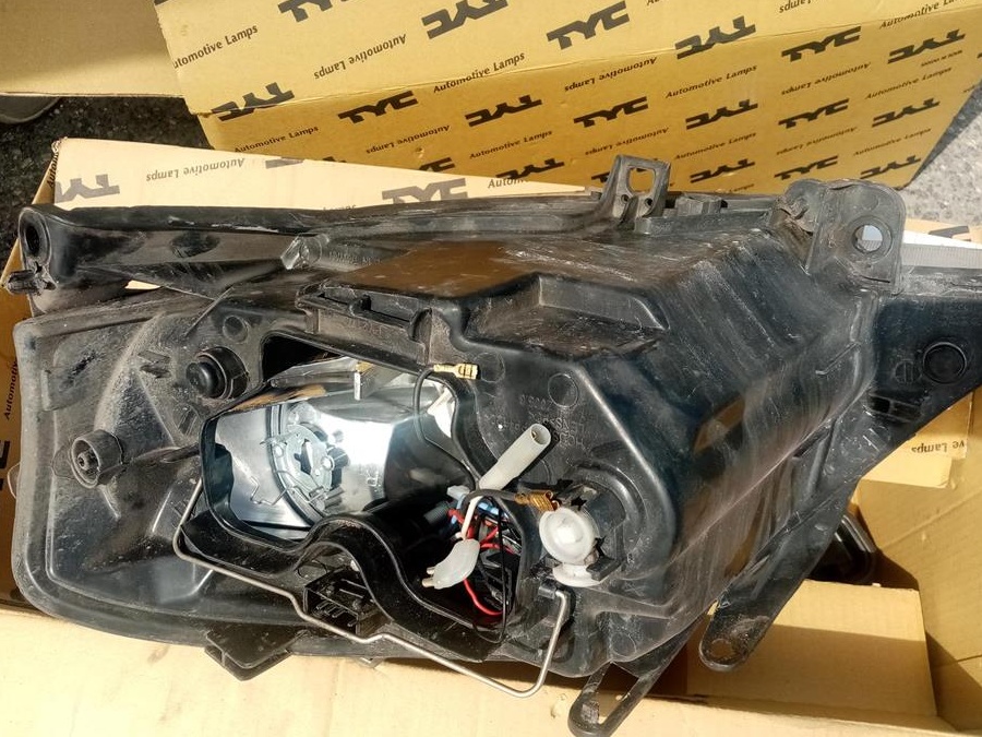 Vând faruri de Citroen C3