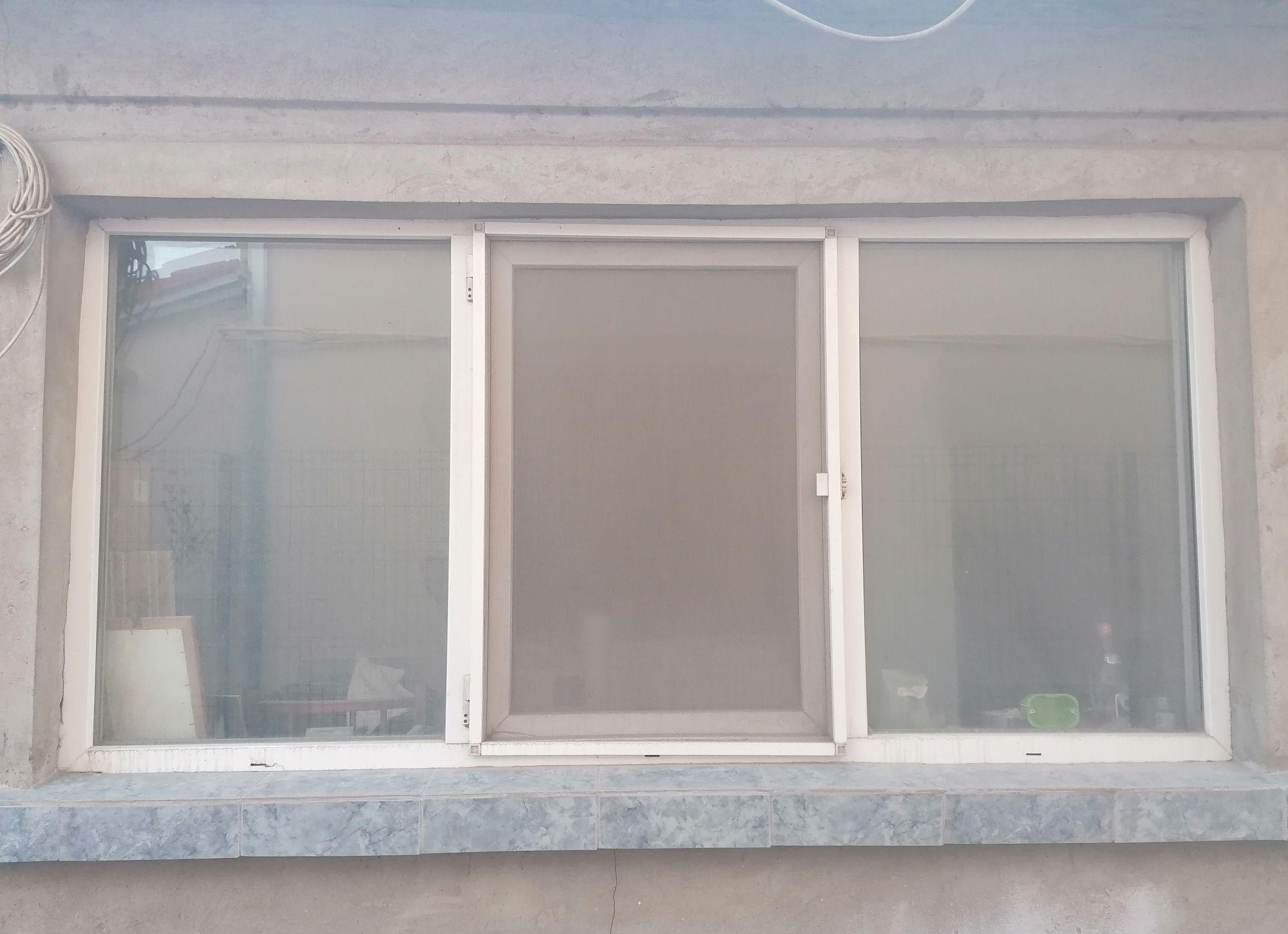 Vand ferestre PVC termopan si usa din termopan