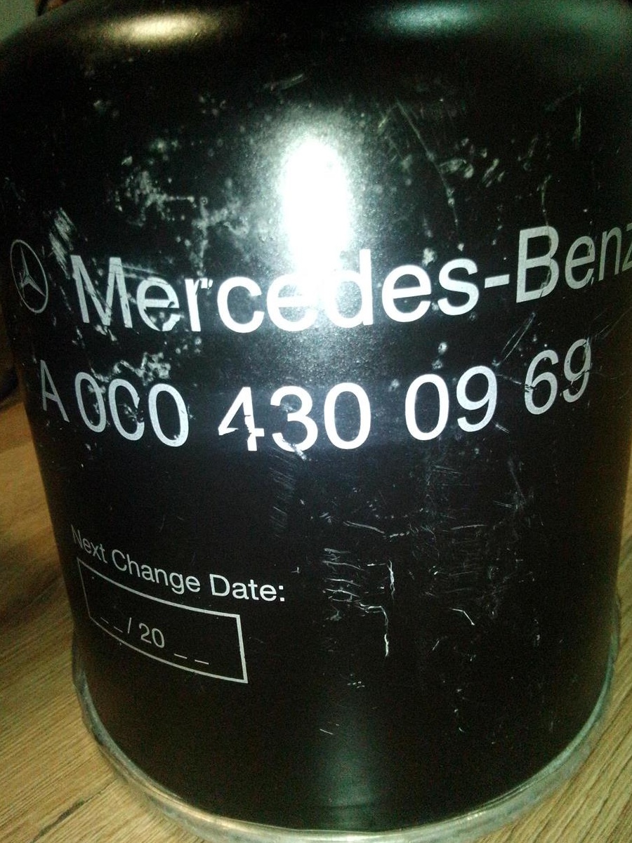 Vând filtru uscător aer  compresor Mercedes