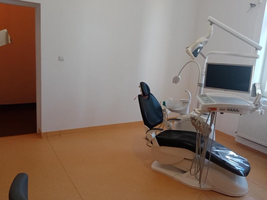 Vând firma cabinet stomatologic
