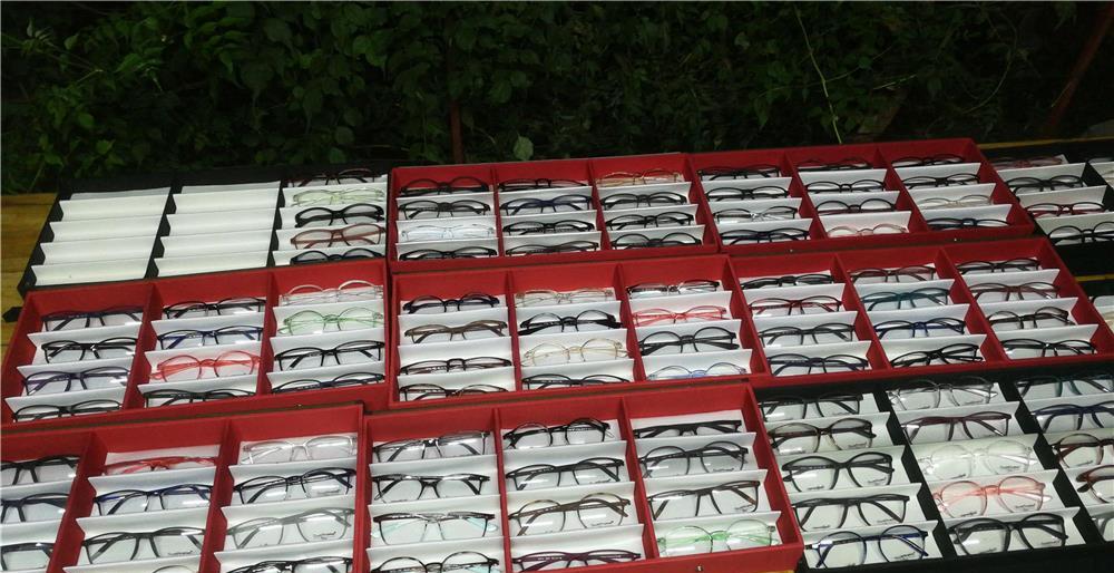 Vand firma distributie rame ochelari