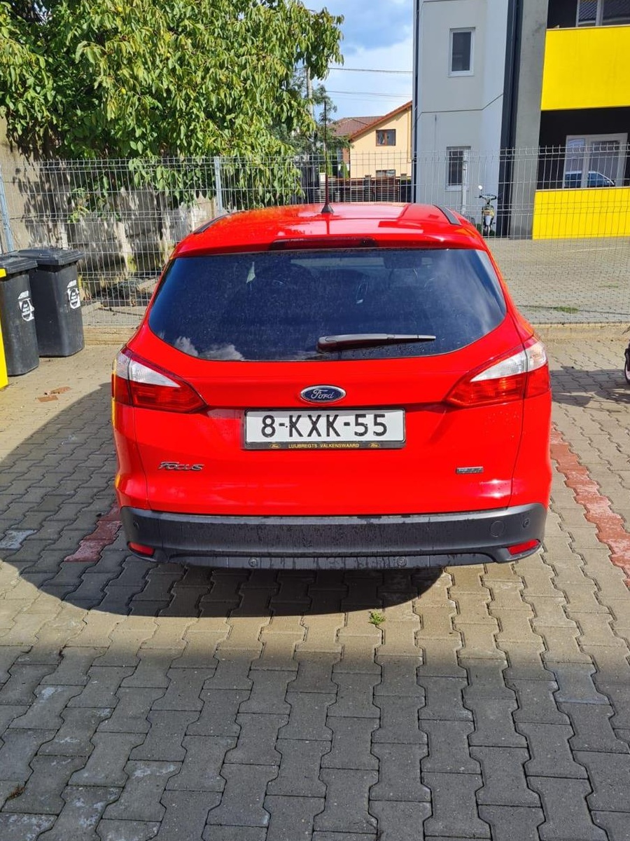 Vând ford focus 2013