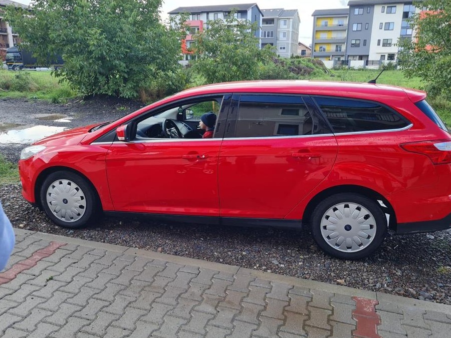 Vând ford focus 2013