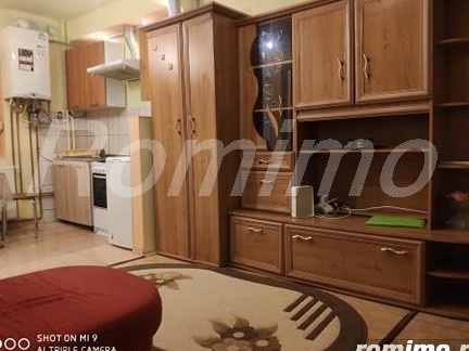 Vand garsoniera mobilata si utilata cu CENTRALA PROPRIE pe gaz, parter, zona Bucovina