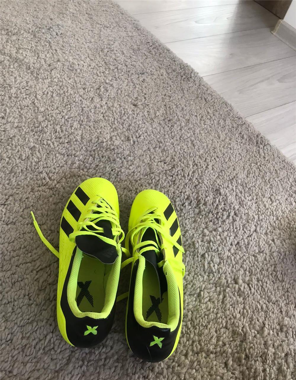 Vand ghete fotbal Adidas X 18.4