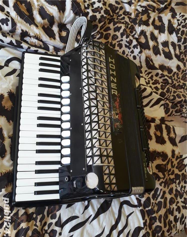 Vand Hohner Atlantic 4 de luxe modelul nou