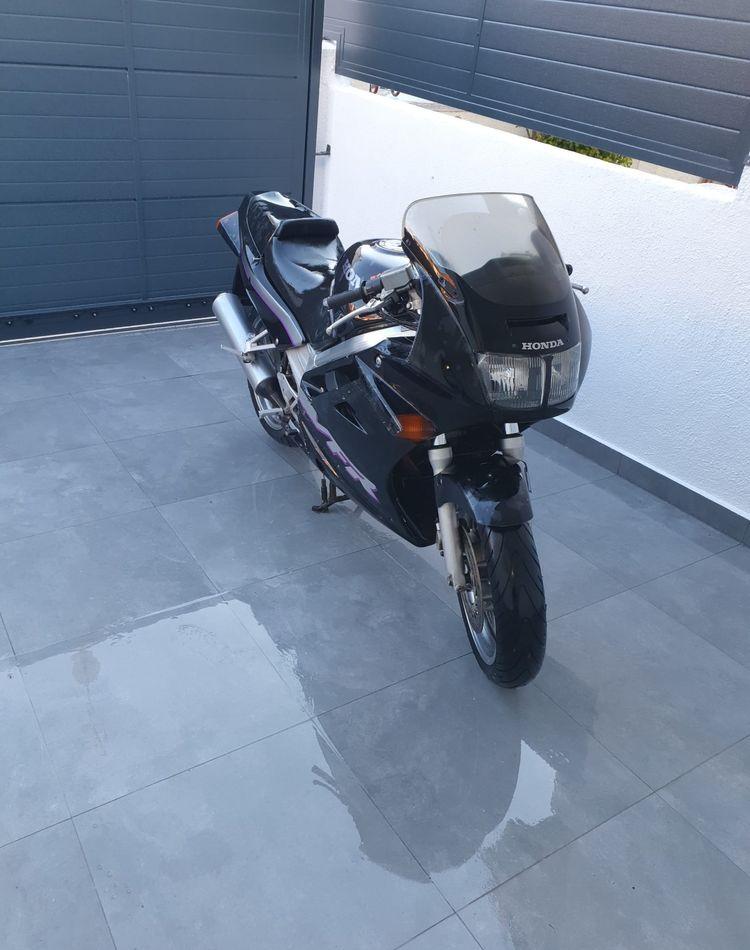 Vand Honda VFR750