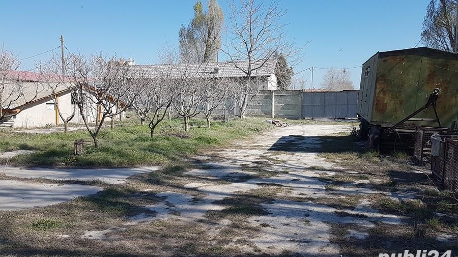 Vand / Inchiriez Teren 4300mp + cladiri