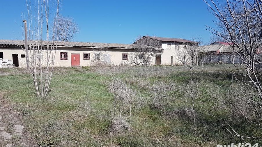 Vand / Inchiriez Teren 4300mp + cladiri