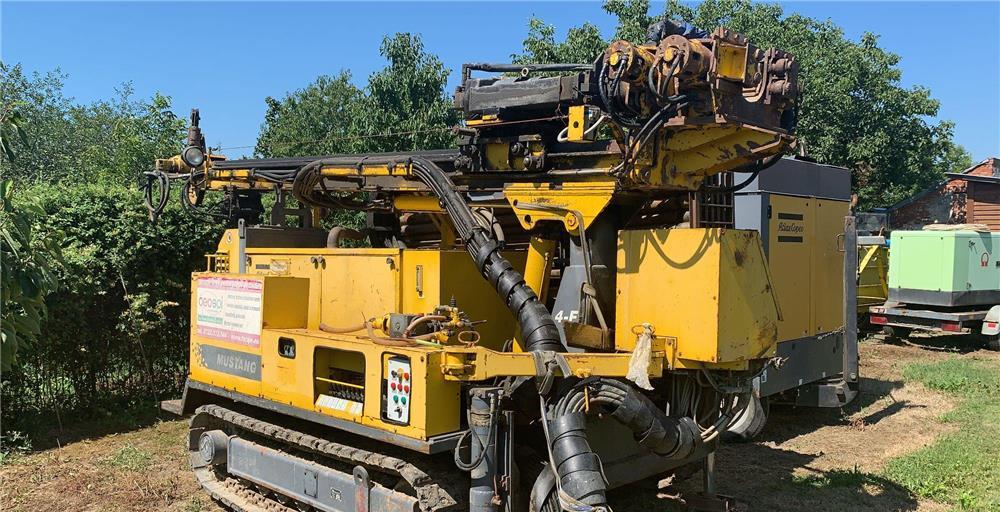 Vand instalatie foraj sonde si puturi apa Atlas Copco an 2011 6000 ore
