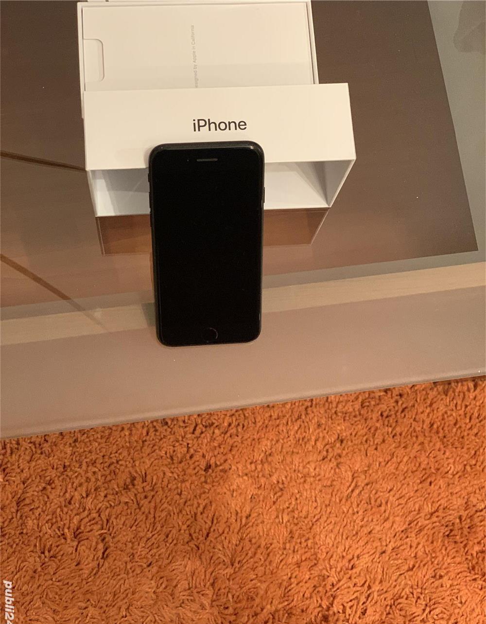 Vand Iphone 7 Grey impecabil