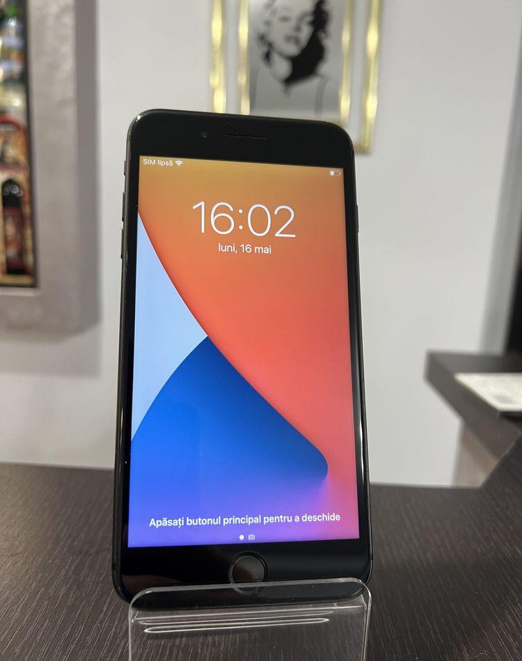 Vand iphone 8 plus black de 256 gb impecabil