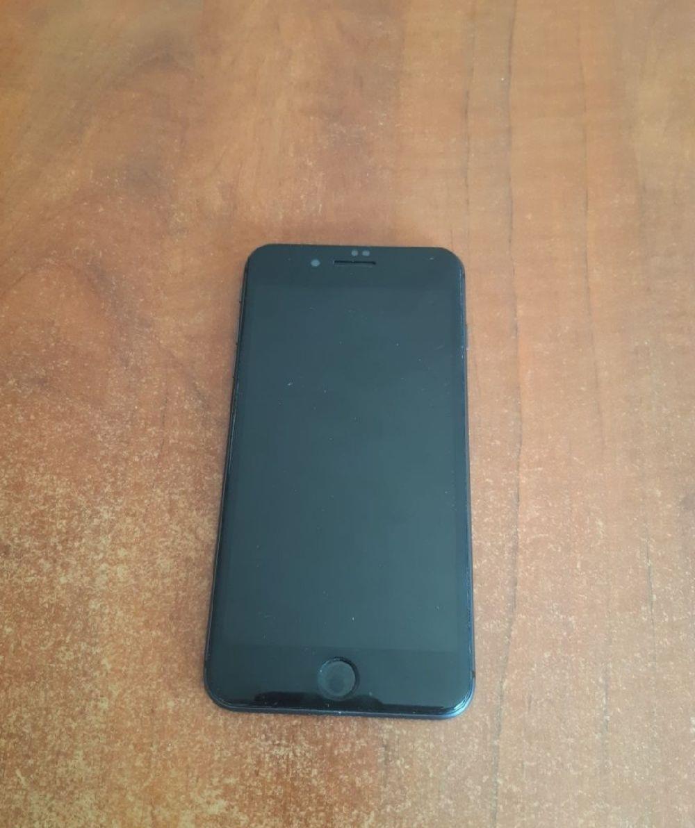 Vand Iphone 8 Pulus