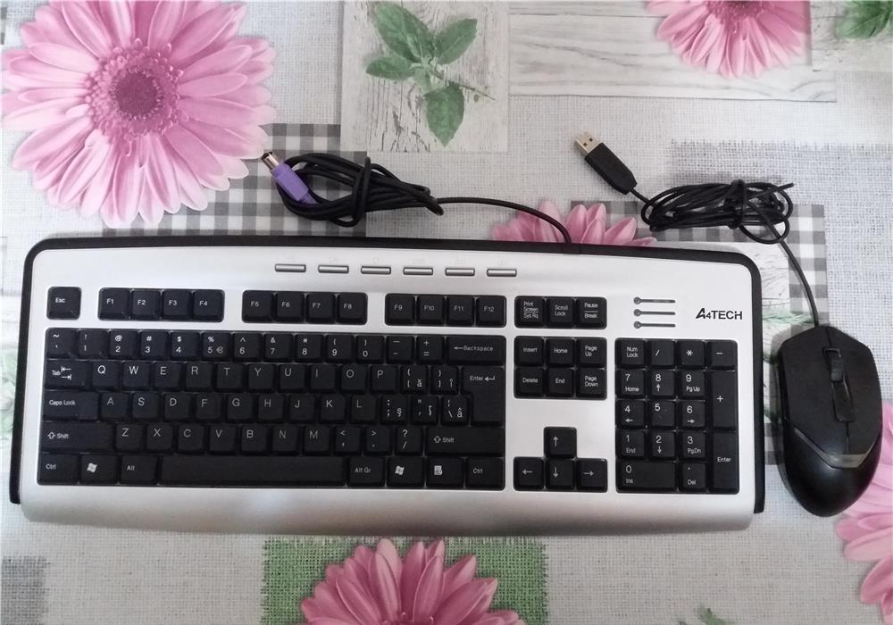 Vand Kit Tastatura PC A4 TECH Multimedia + Mouse in stare foarte buna!
