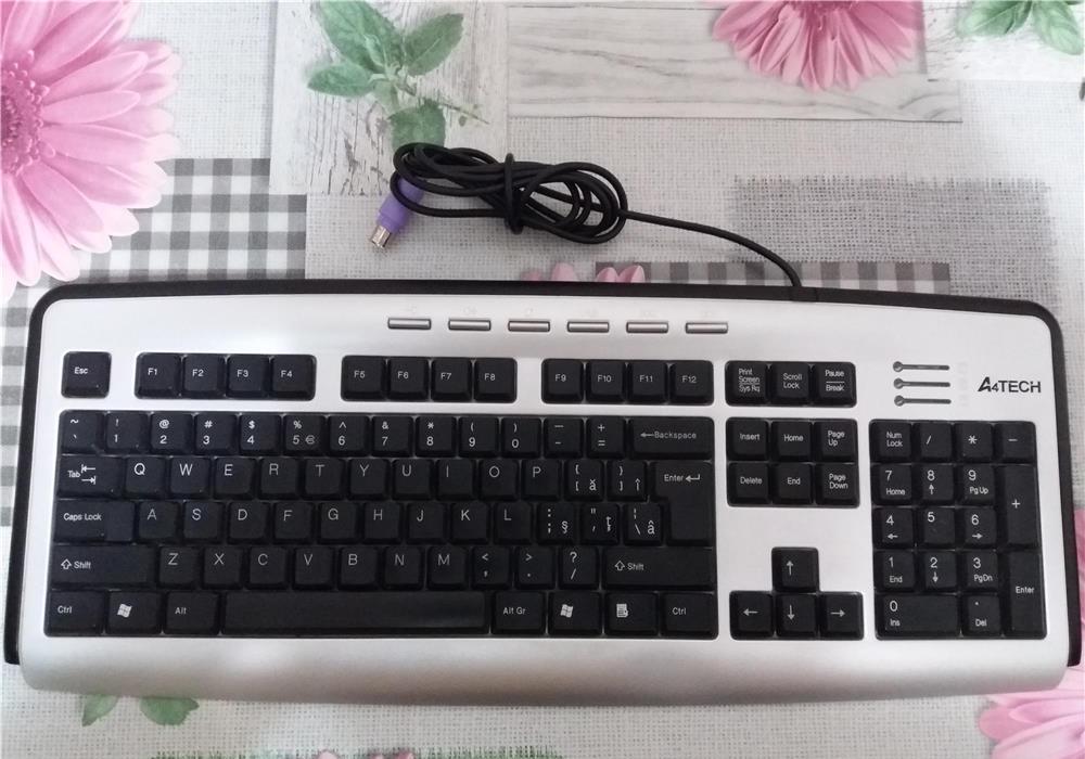 Vand Kit Tastatura PC A4 TECH Multimedia + Mouse in stare foarte buna!