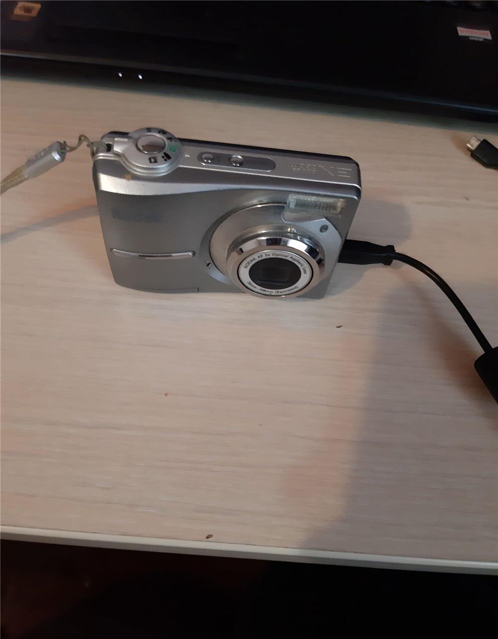 Vând Kodak C813