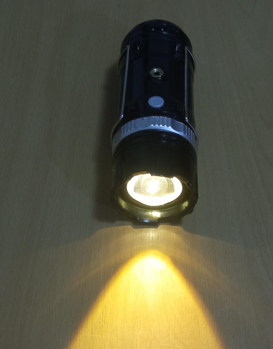 Vând Lanterna Multifuncțională pentru camping ,pescuit,drumeții,casa.Are panou solar,USB
