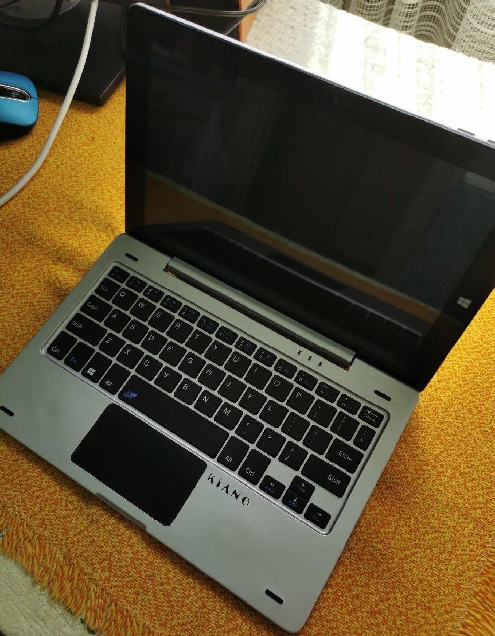 Vând laptop 2în1 Kiano intelect X3