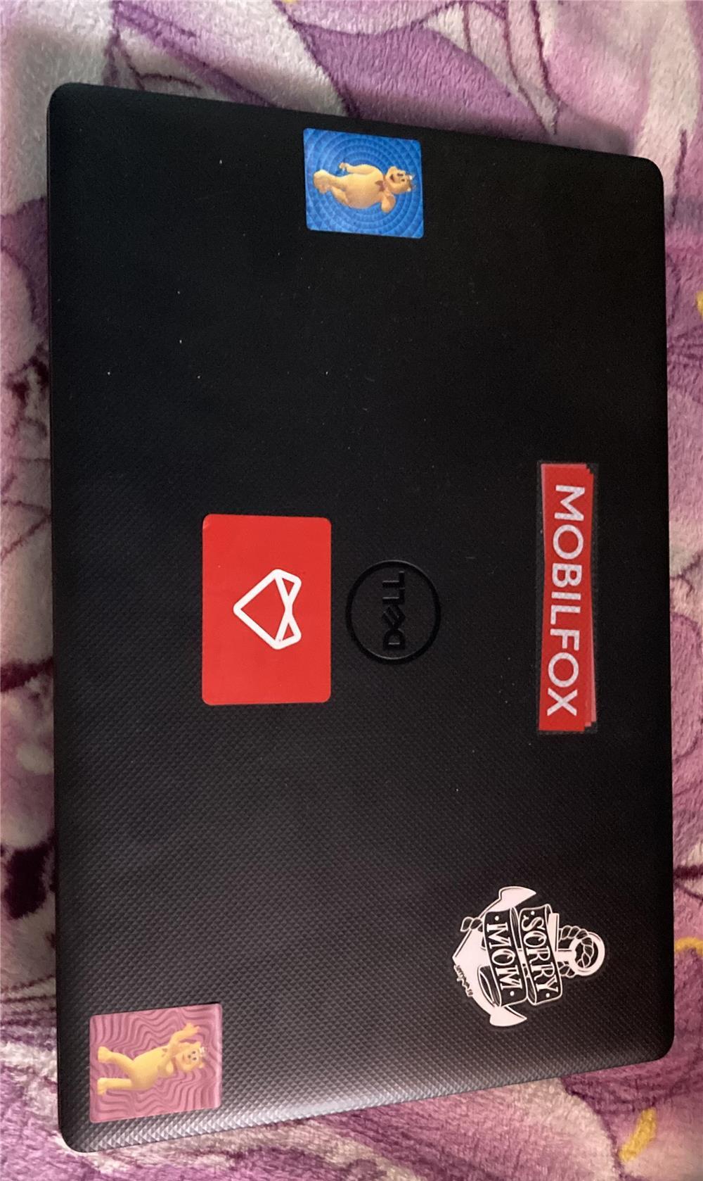 Vând laptop DELL VOSTRO 3590