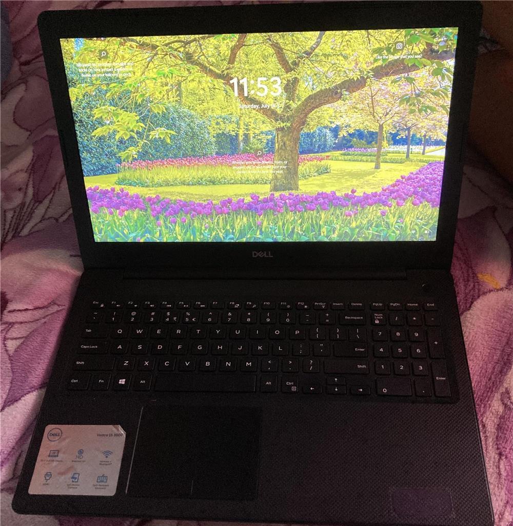 Vând laptop DELL VOSTRO 3590