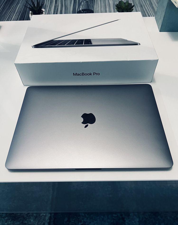Vand Macbook Pro 13, 2017 , ca Nou!