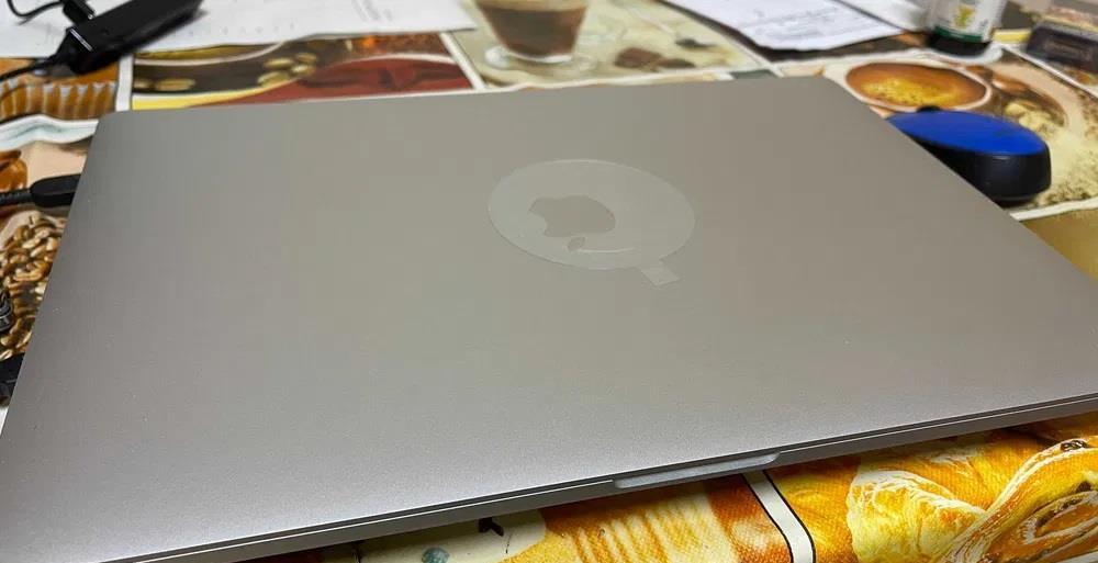 Vand Mackbook Pro 16", 2019, 512SSD, Touchbar, Intel I7 + Magic Mouse