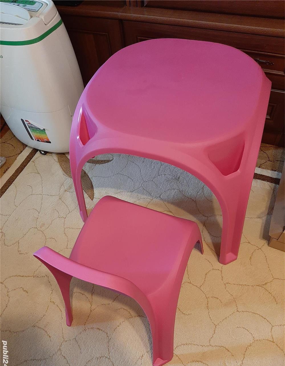 Vand masa de plastic + 1 scaun pentru copii - 48 x 56 x 56cm