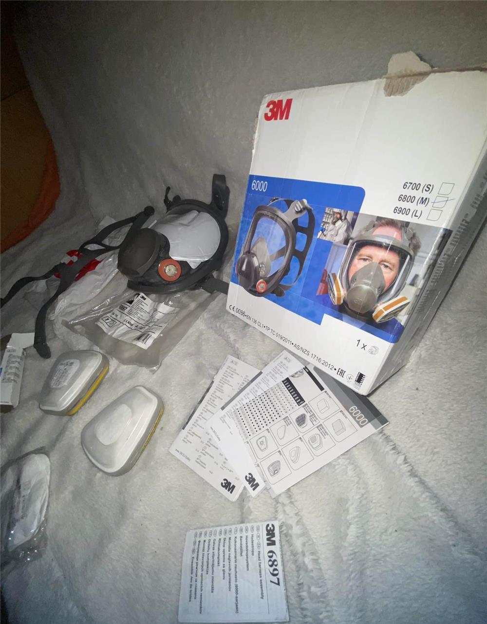 Vand masca 3M 400 lei/negociabil