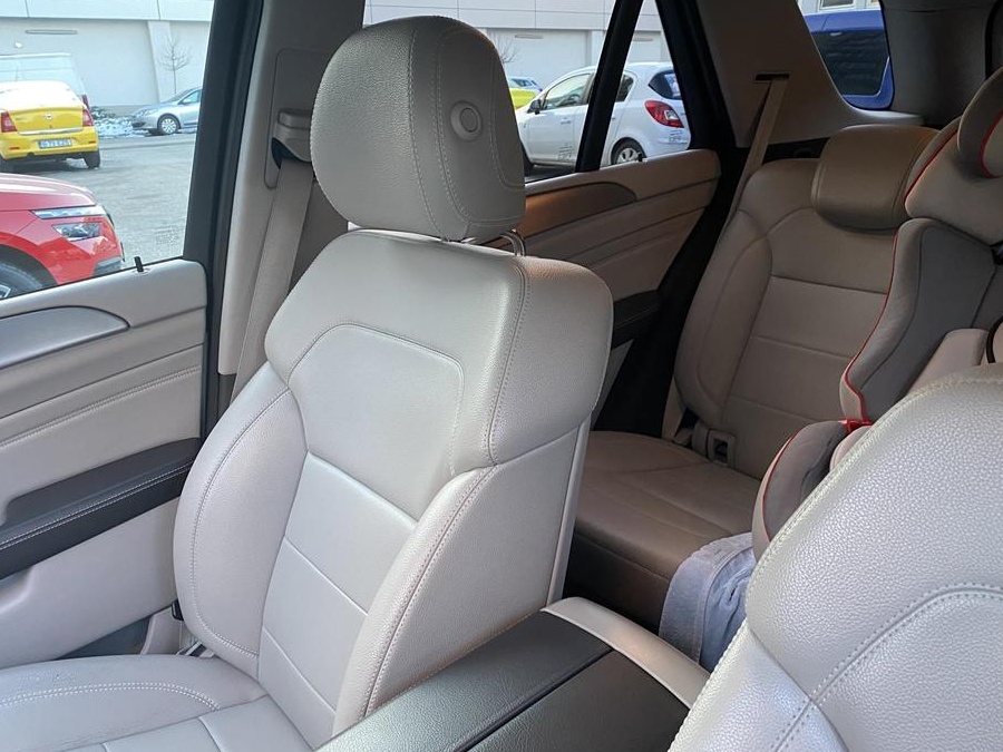 Vând Mercedes ML 350 Bluetec