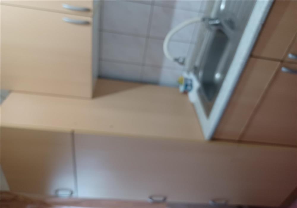 Vand mobila bucatarie cu aragaz si plita incorporabile