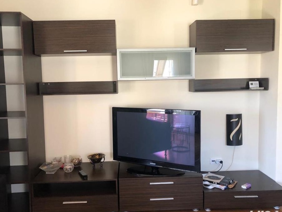 Vand mobila, corpuri iluminat, obiecte sanitare. Eliberez apartament