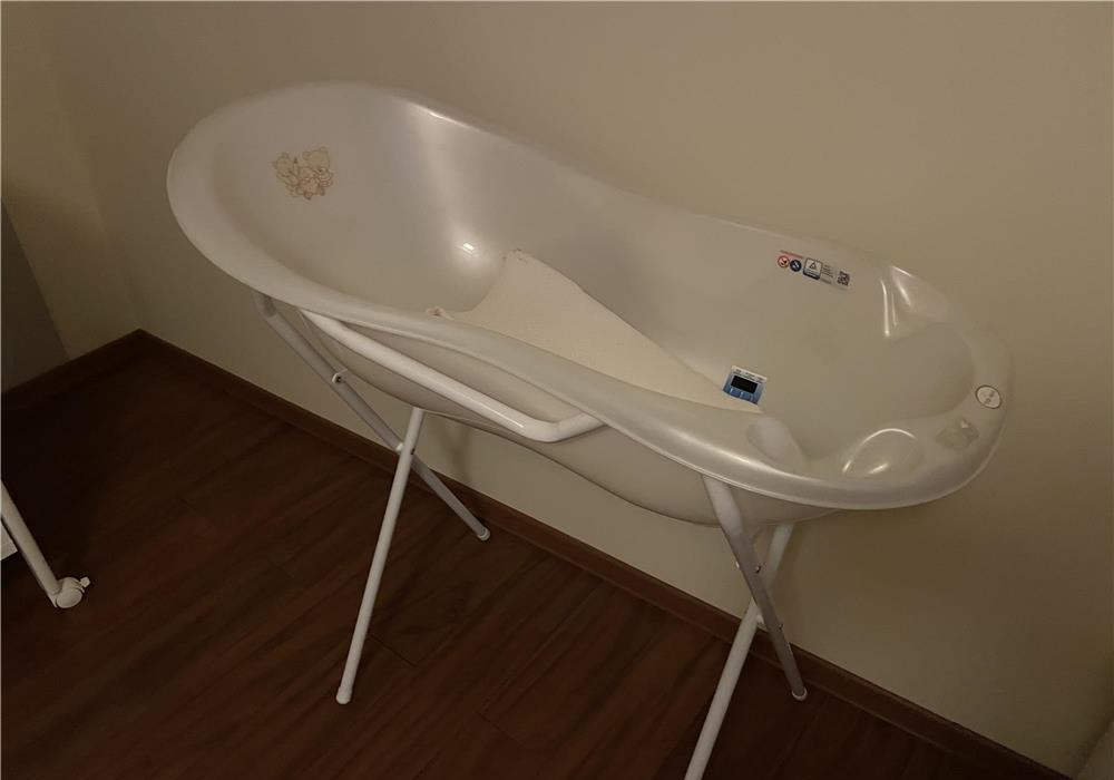 Vând mobilier camera copil