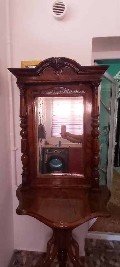 vând  mobilier vechi