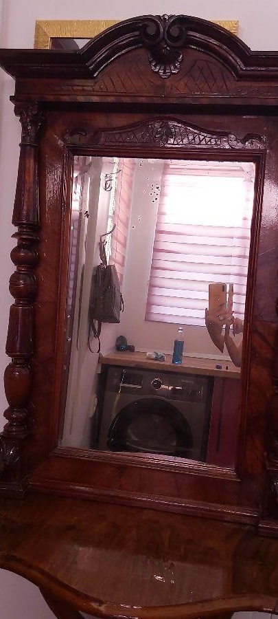 vând  mobilier vechi