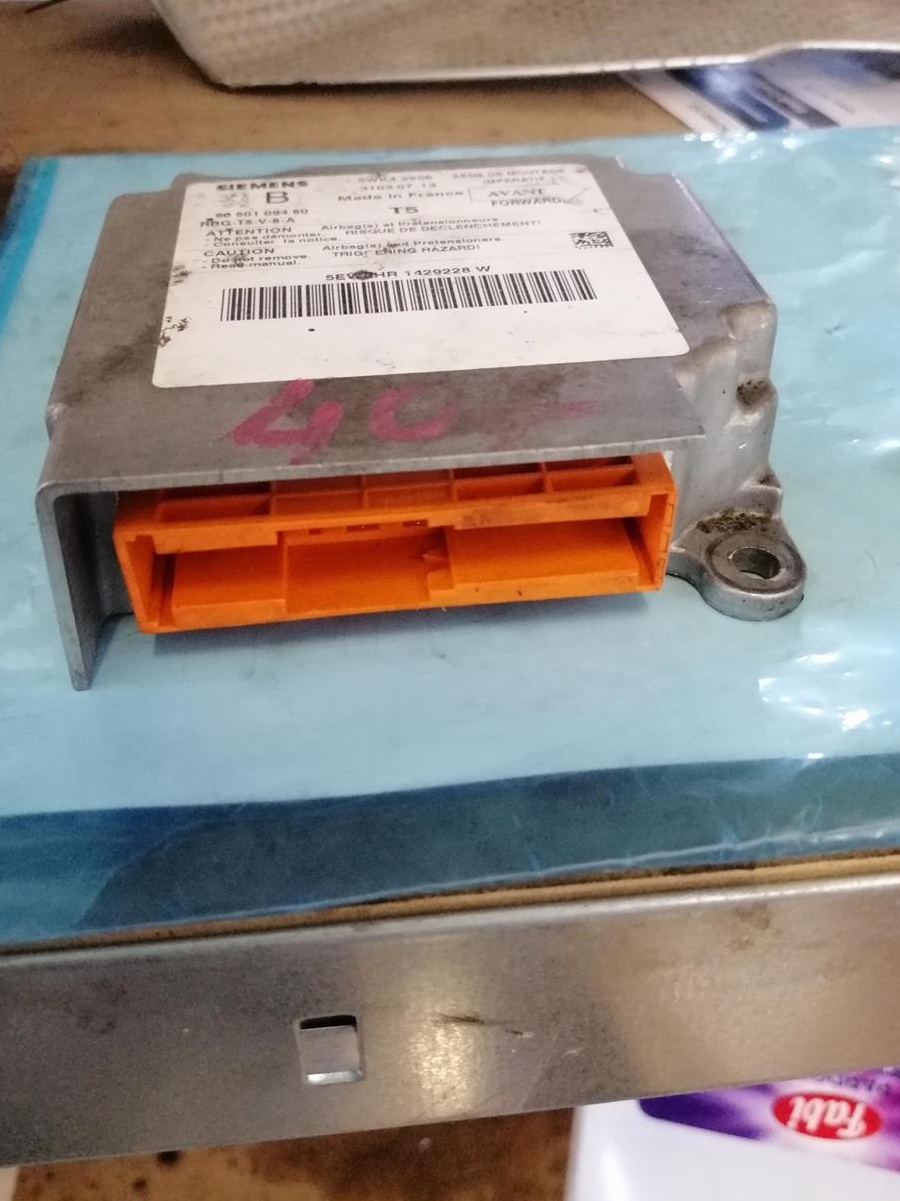 Vând Modul Air Bag peugeot