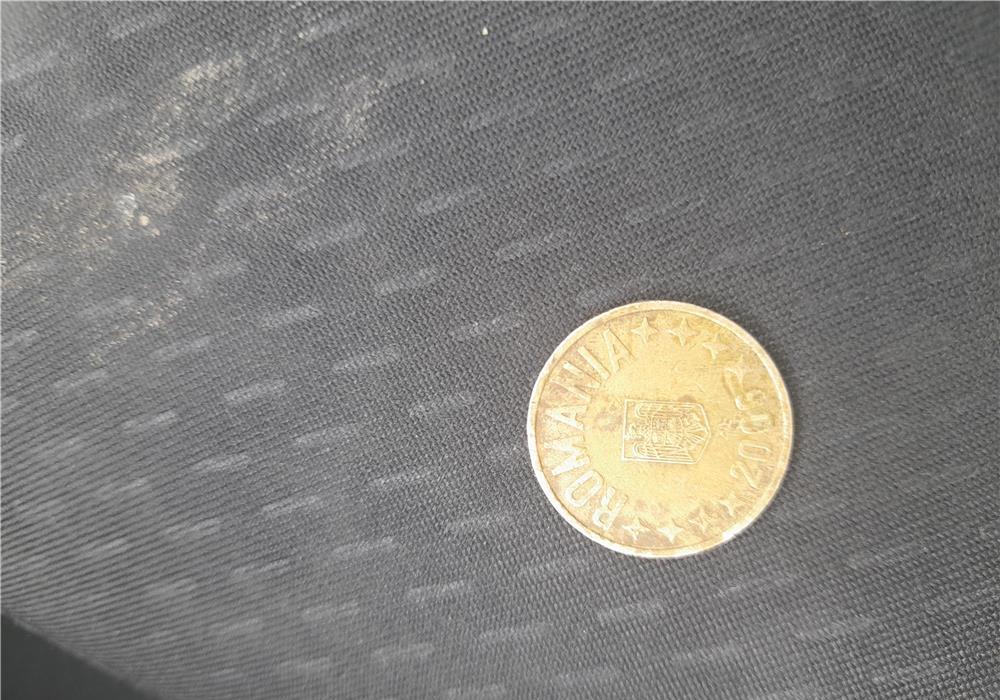 Vand moneda 50 de bani din  2006