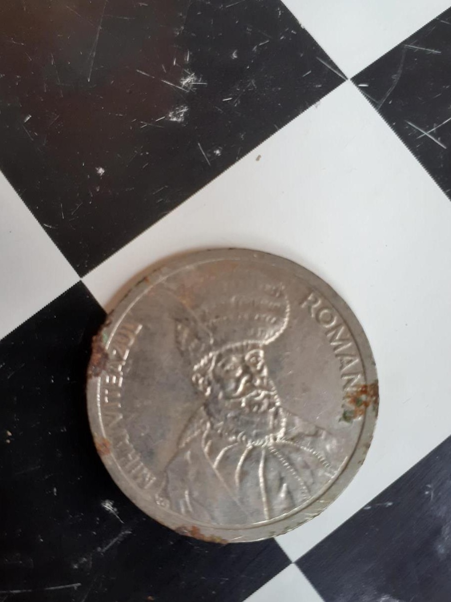 Vând moneda de 100 lei cu Mihai Viteazu