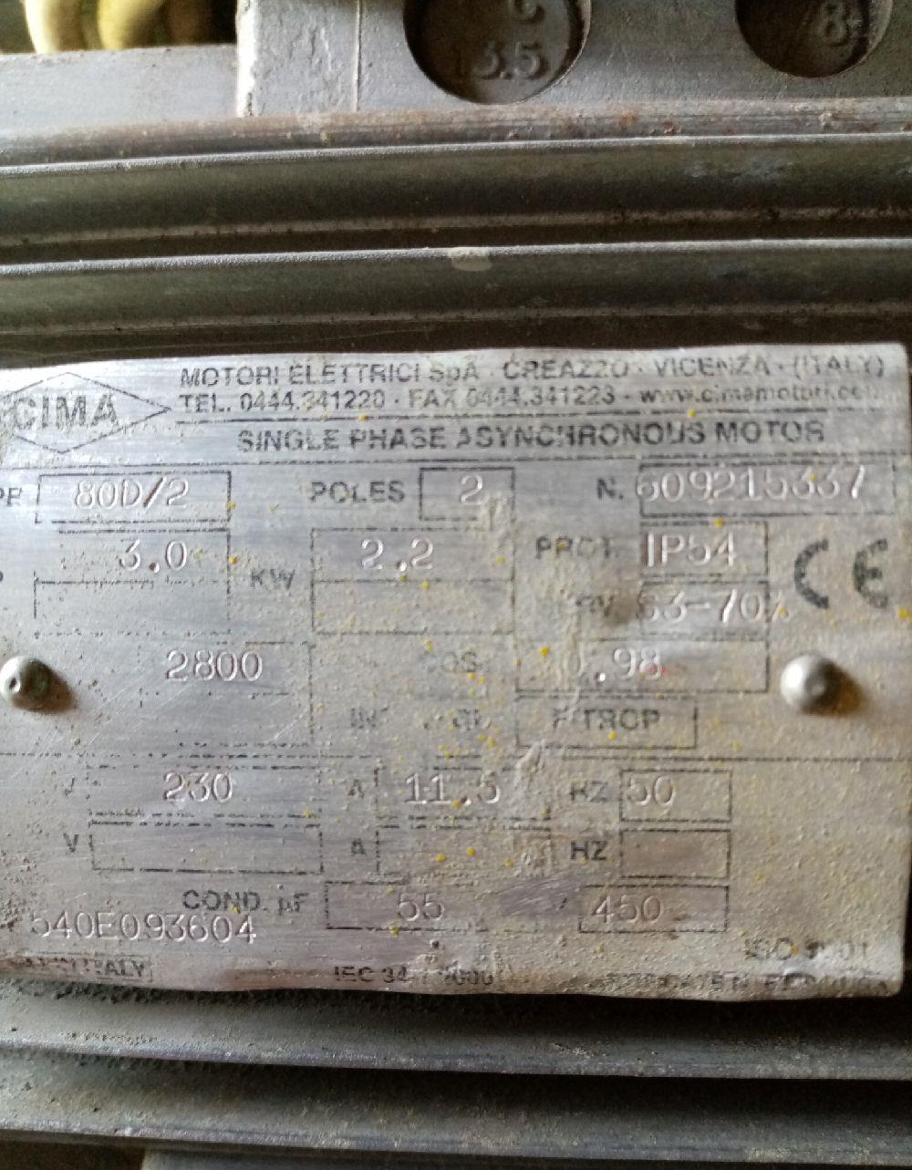 Vând motor electric 220v